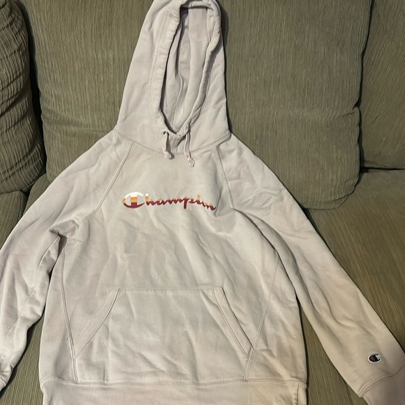 Champion size medium but fits small hoodie - Picture 1 of 2